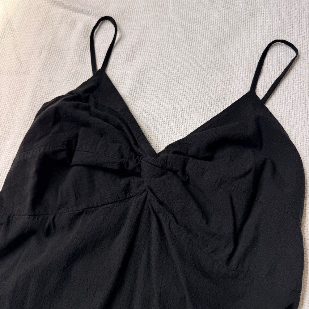Old Navy Black Camisole Top with Spaghetti Straps - Picture 2 of 8